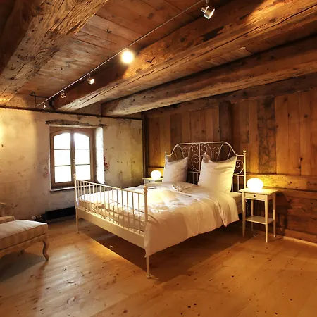 Otel Rainhof Scheune & Naturpark Restaurant Kirchzarten