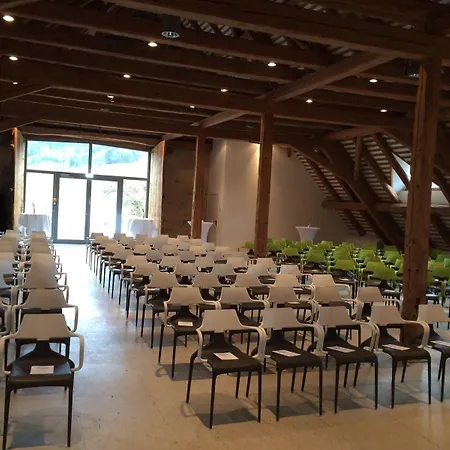 Otel Rainhof Scheune & Naturpark Restaurant Kirchzarten